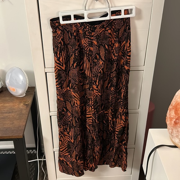 ARITZIA Wilfred MIDI Skirt Size 0 - Picture 2 of 4